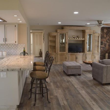 Beautiful 3 Bedroom Home Located Near Yosemite オークハースト エクステリア 写真